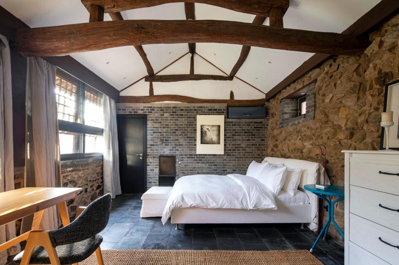 Brickyard Retreat At Mutianyu Great Wall Adjoin To Mutianyu Great Wall - Room With The View Of Great Wall - Free Chinese Massage Experience - Vehicle Shuttle Service - International Catering - Spa& Nail Beauty Facilities Huairou Exterior foto