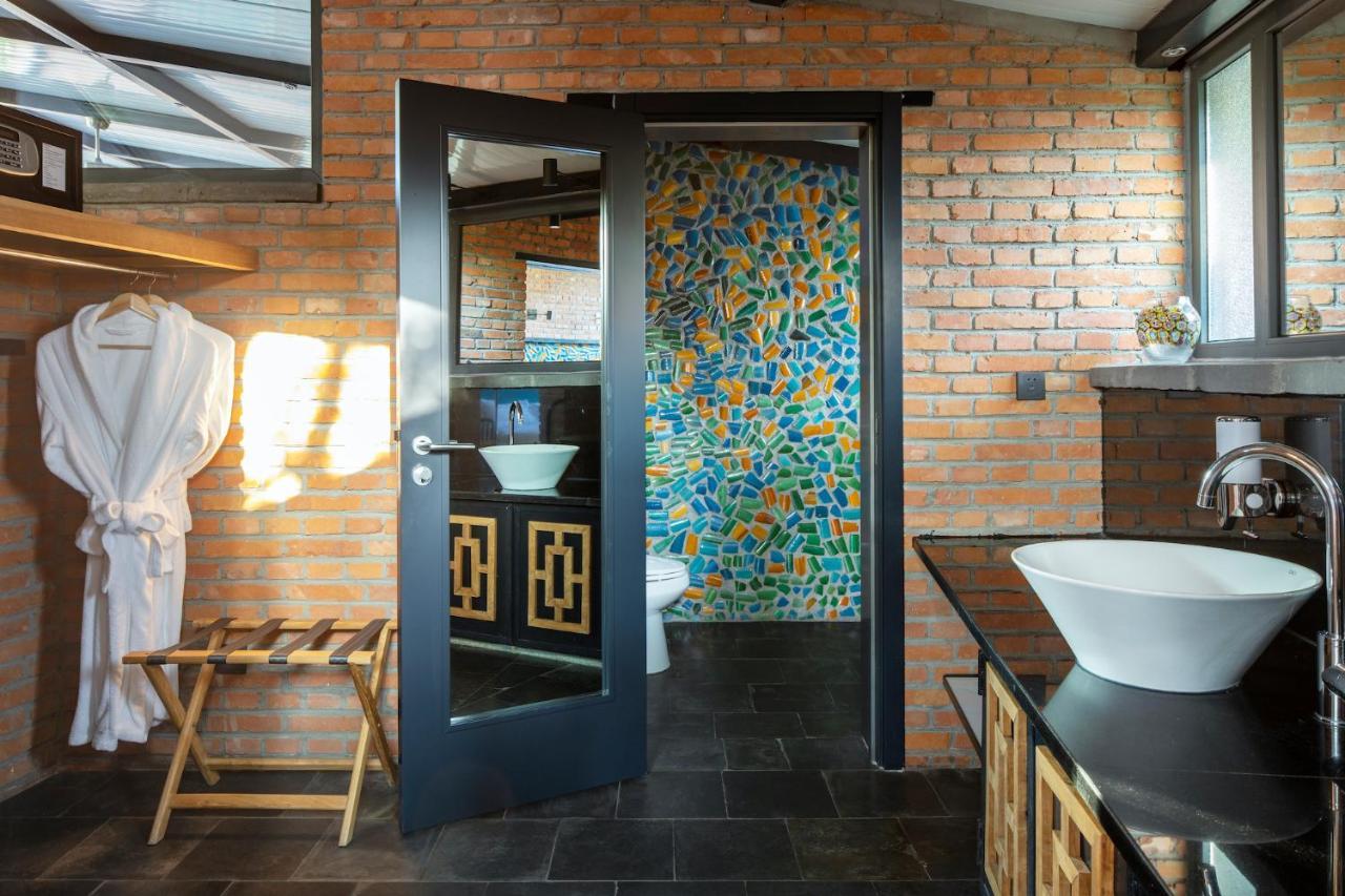Brickyard Retreat At Mutianyu Great Wall Adjoin To Mutianyu Great Wall - Room With The View Of Great Wall - Free Chinese Massage Experience - Vehicle Shuttle Service - International Catering - Spa& Nail Beauty Facilities Huairou Exterior foto