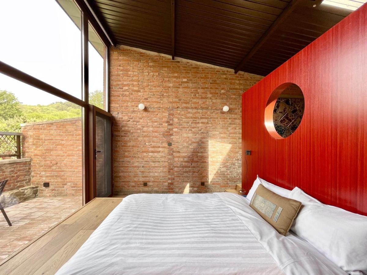 Brickyard Retreat At Mutianyu Great Wall Adjoin To Mutianyu Great Wall - Room With The View Of Great Wall - Free Chinese Massage Experience - Vehicle Shuttle Service - International Catering - Spa& Nail Beauty Facilities Huairou Exterior foto