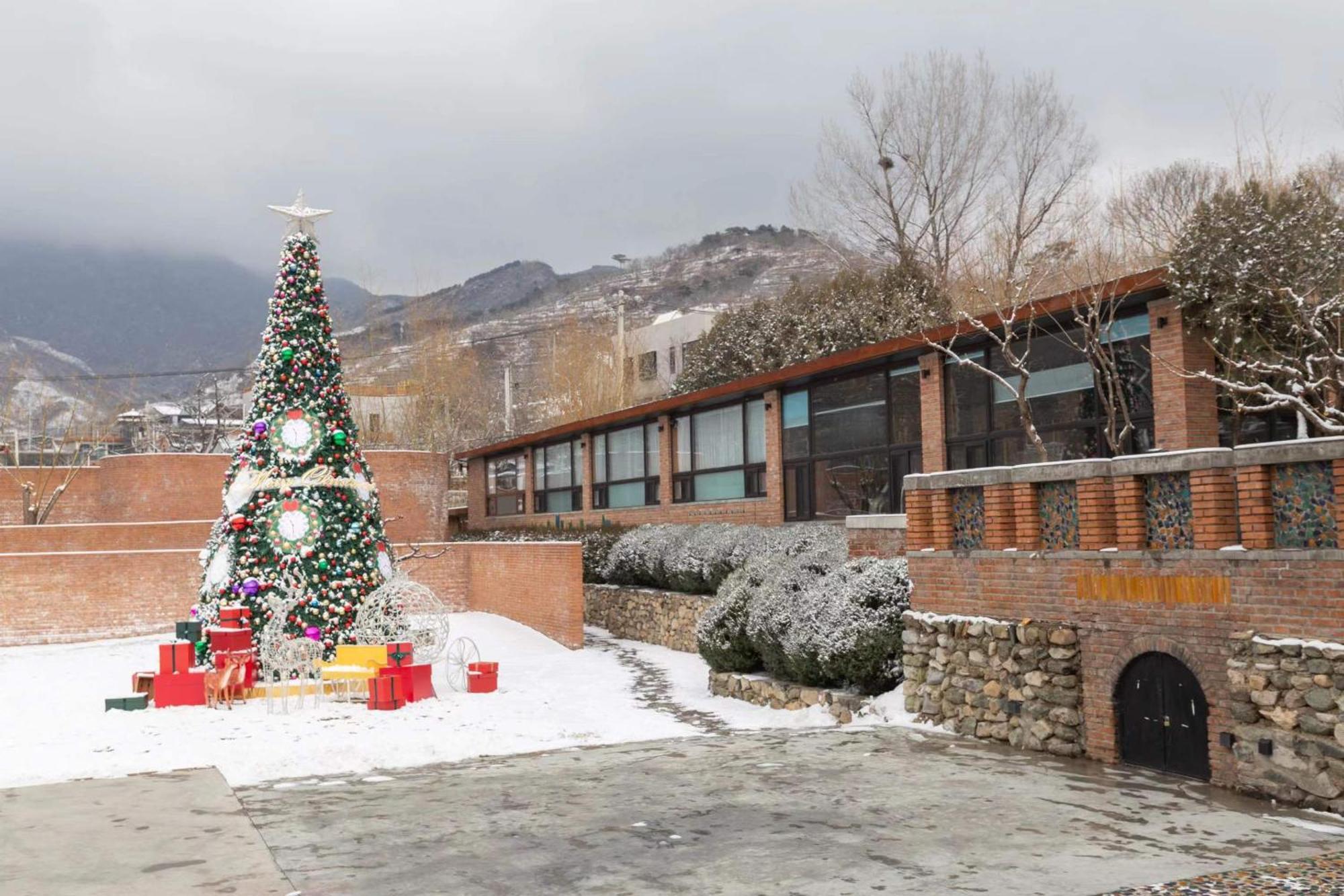 Brickyard Retreat At Mutianyu Great Wall Adjoin To Mutianyu Great Wall - Room With The View Of Great Wall - Free Chinese Massage Experience - Vehicle Shuttle Service - International Catering - Spa& Nail Beauty Facilities Huairou Exterior foto