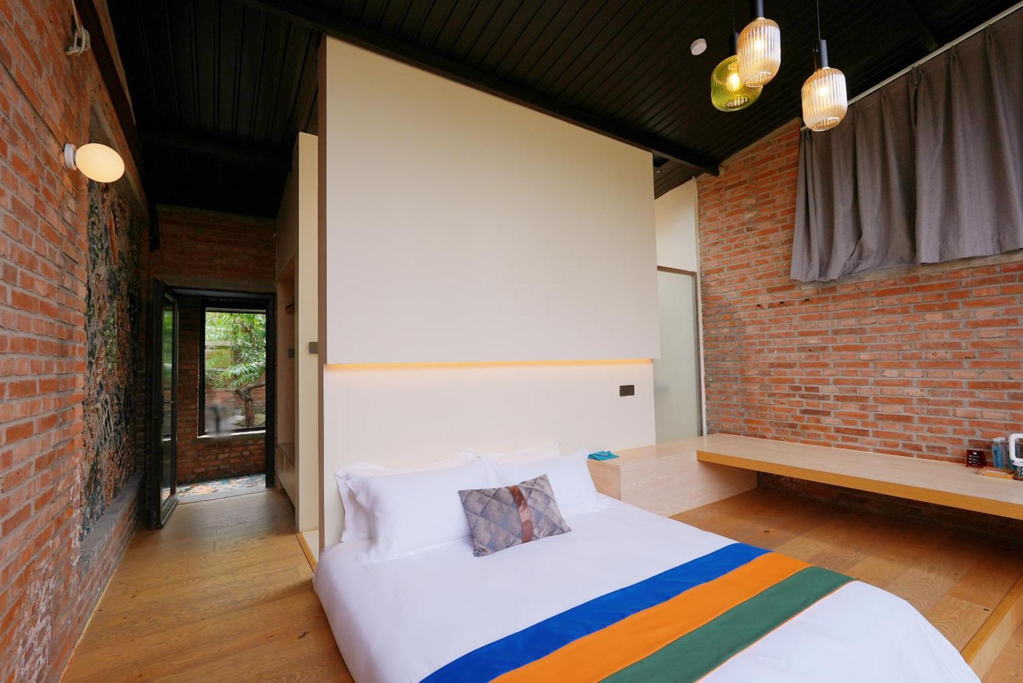 Brickyard Retreat At Mutianyu Great Wall Adjoin To Mutianyu Great Wall - Room With The View Of Great Wall - Free Chinese Massage Experience - Vehicle Shuttle Service - International Catering - Spa& Nail Beauty Facilities Huairou Exterior foto
