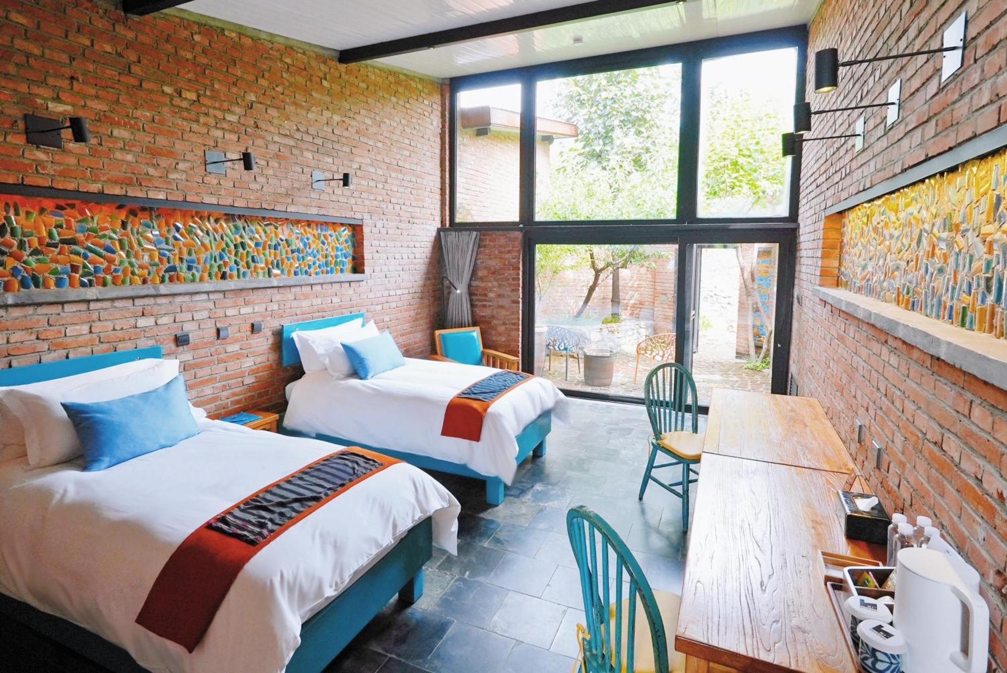 Brickyard Retreat At Mutianyu Great Wall Adjoin To Mutianyu Great Wall - Room With The View Of Great Wall - Free Chinese Massage Experience - Vehicle Shuttle Service - International Catering - Spa& Nail Beauty Facilities Huairou Exterior foto