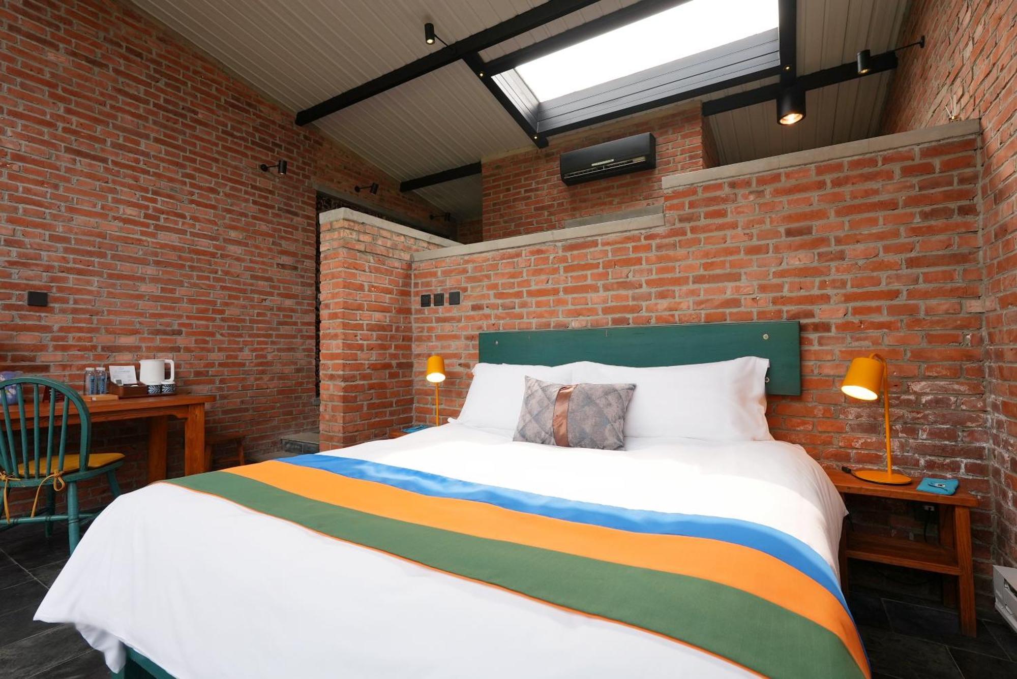 Brickyard Retreat At Mutianyu Great Wall Adjoin To Mutianyu Great Wall - Room With The View Of Great Wall - Free Chinese Massage Experience - Vehicle Shuttle Service - International Catering - Spa& Nail Beauty Facilities Huairou Exterior foto
